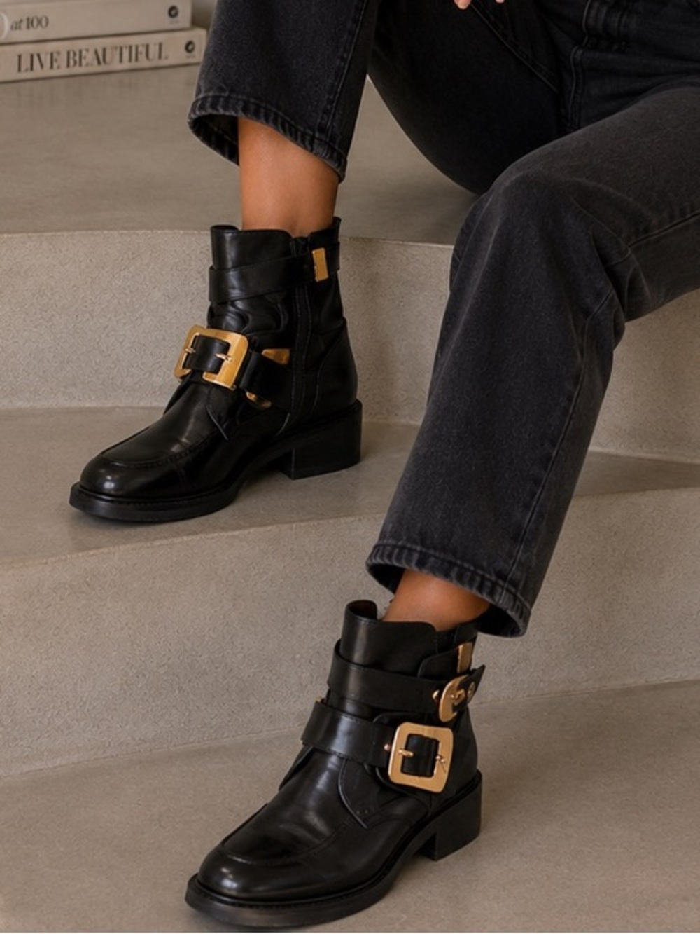 Jessica Buurman Black Shoes with Gold buckles Size 37